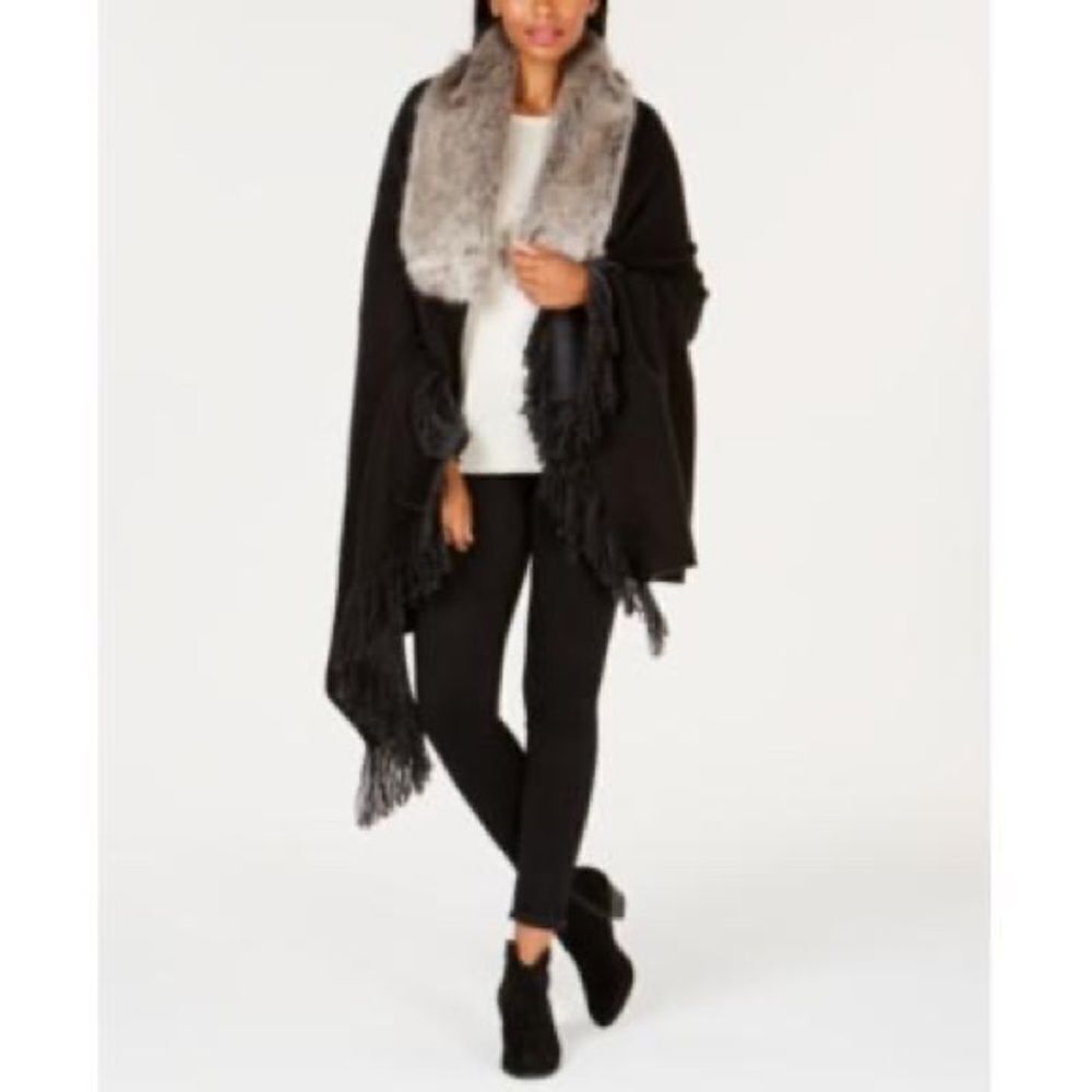 LAUREN Ralph Lauren Reversible Fur Collar Ruana (Black/Charcoal)
